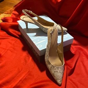 Alfani Step Oflex Ladies sling back cream and brown  color